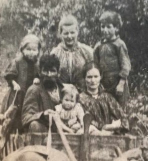 ./John_Posey_Mize_1860_1932_1900_Lottie_Sarah_Wesley_John_Mattie_Laura_1786597973477